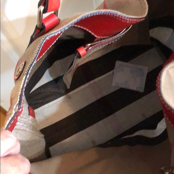 Authentic Burberry Medium Check Tote with Red - Picture 4 of 7